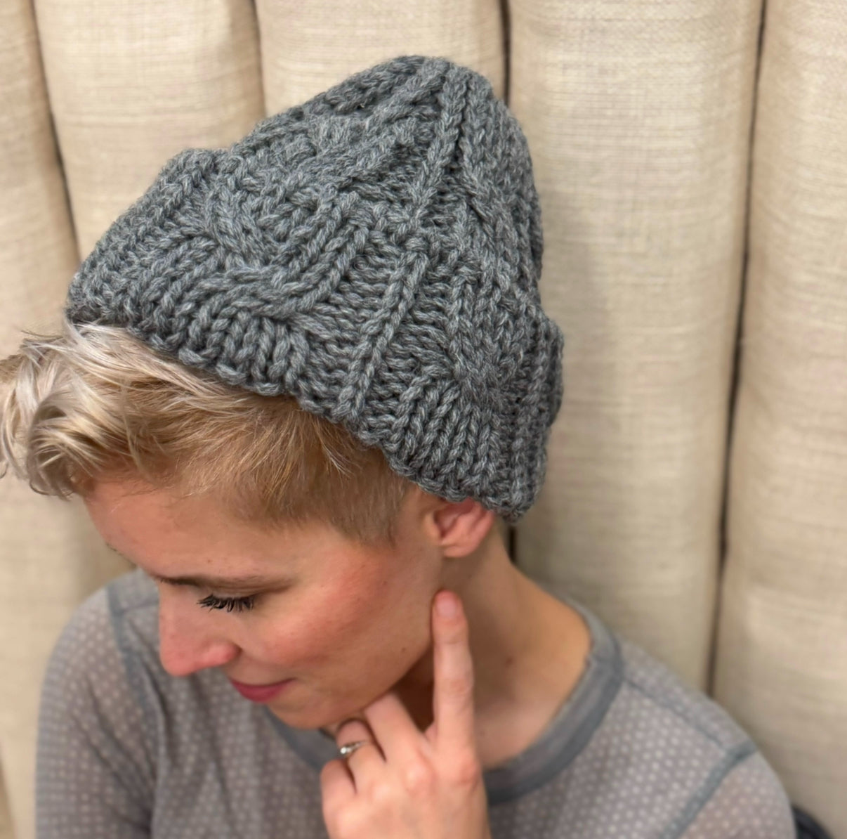 CHUNKY CABLE KNIT WOOL HAT